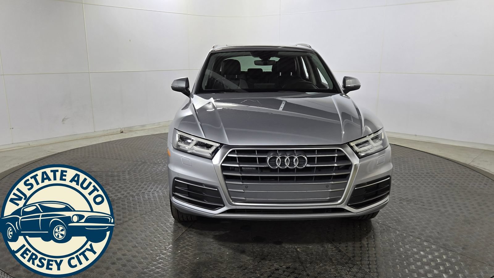 Used 2018 Audi Q5 2.0T Premium Plus w/ Premium Plus Package AWD/4WD image 2