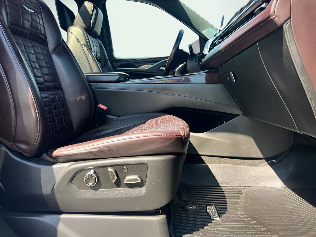 Used 2021 Cadillac Escalade ESV Sport Platinum w/ Heavy-Duty Trailer Package AWD/4WD image 34