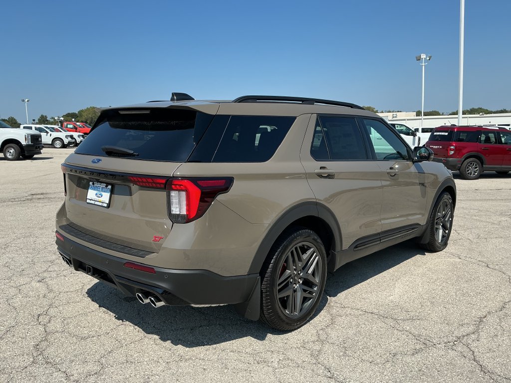 New 2026 Ford Explorer ST AWD/4WD image 5