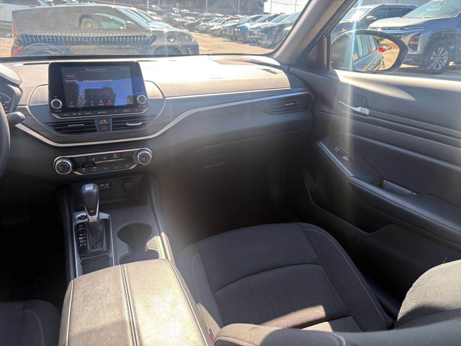 Used 2025 Nissan Altima 2.5 SV FWD image 29