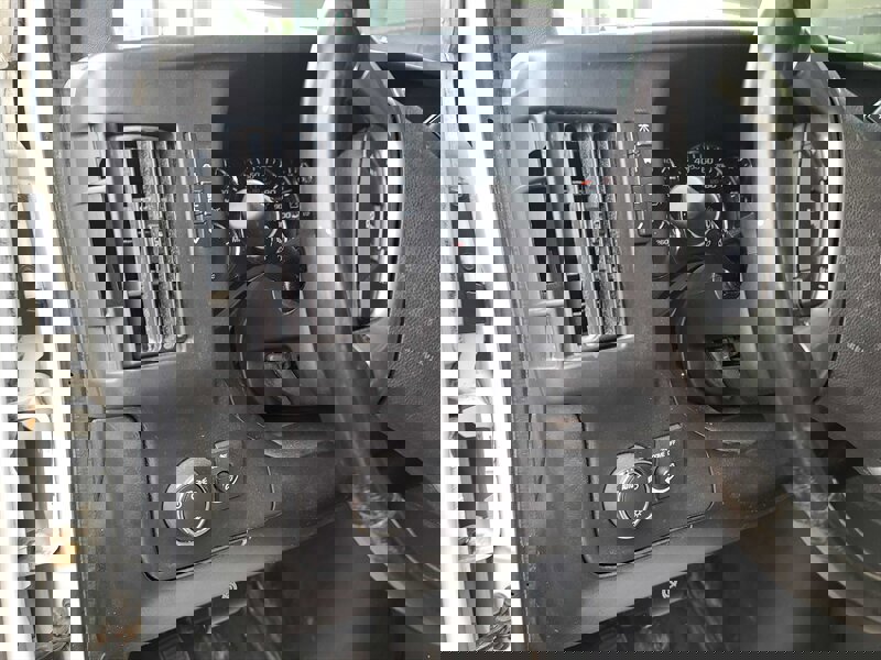 Used 2017 Chevrolet Express 2500 image 23