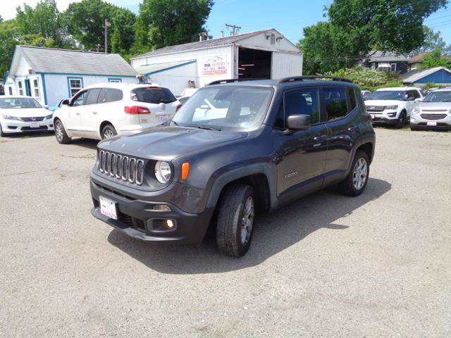 Used 2017 Jeep Renegade Latitude w/ Popular Equipment Group AWD/4WD image 1