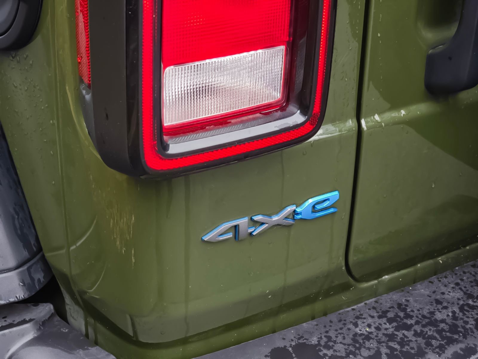 Used 2024 Jeep Wrangler Unlimited image 26