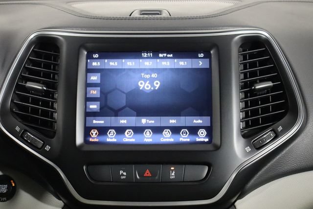 Used 2021 Jeep Cherokee Latitude Lux w/ Comfort/Convenience Group AWD/4WD image 27
