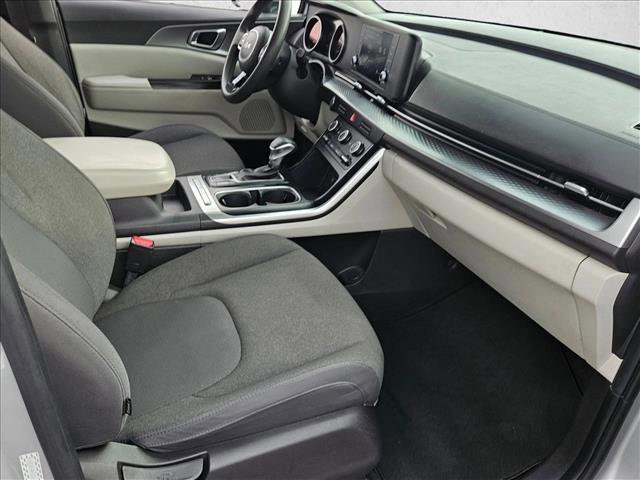Used 2022 Kia Carnival LX image 20
