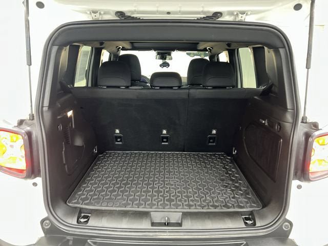 Used 2021 Jeep Renegade Latitude w/ Sun & Sound Group image 27