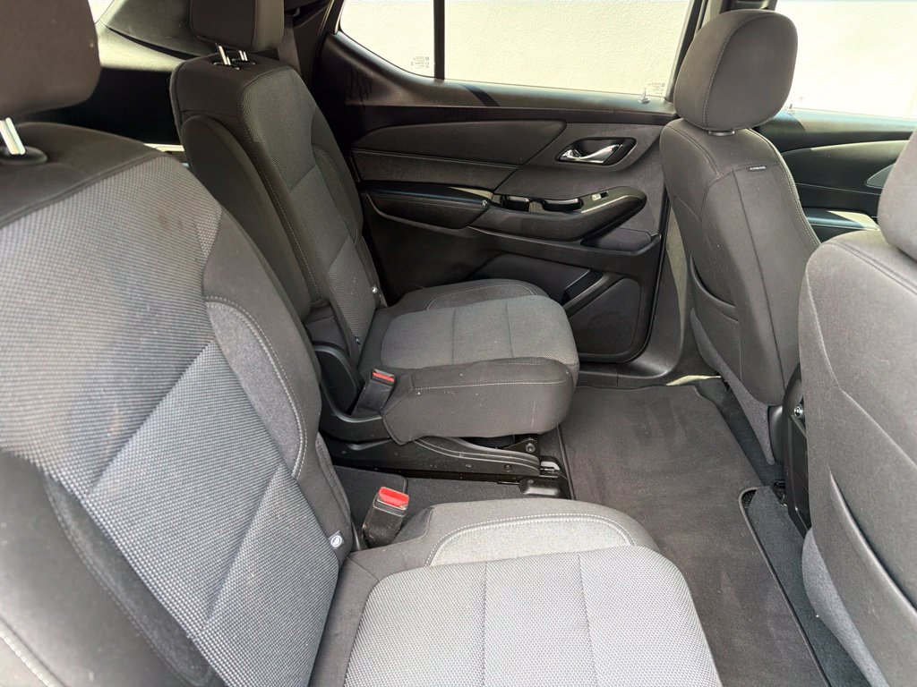Used 2023 Chevrolet Traverse LT FWD image 24
