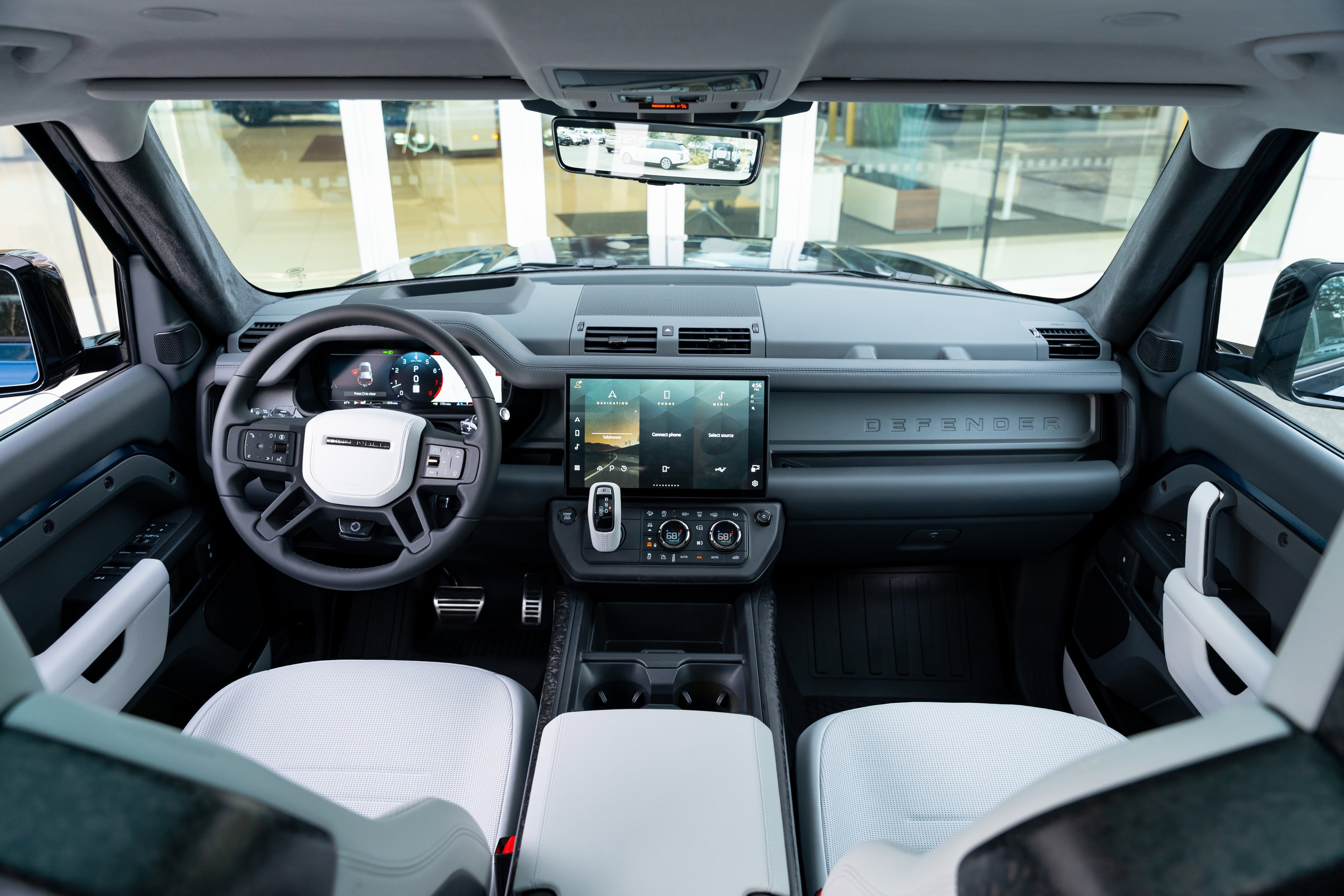 Used 2026 Land Rover Defender 110 OCTA image 28