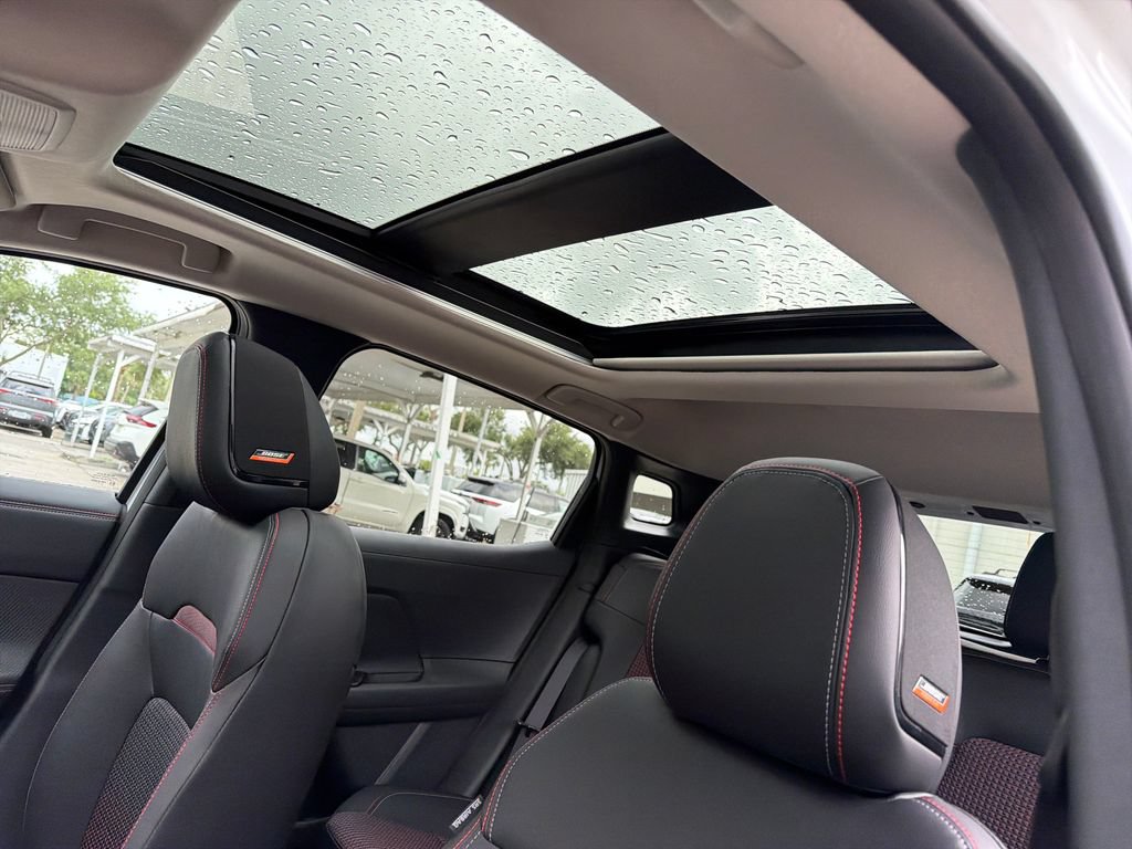 New 2026 Nissan Kicks SR w/ SR Premium Package FWD image 16