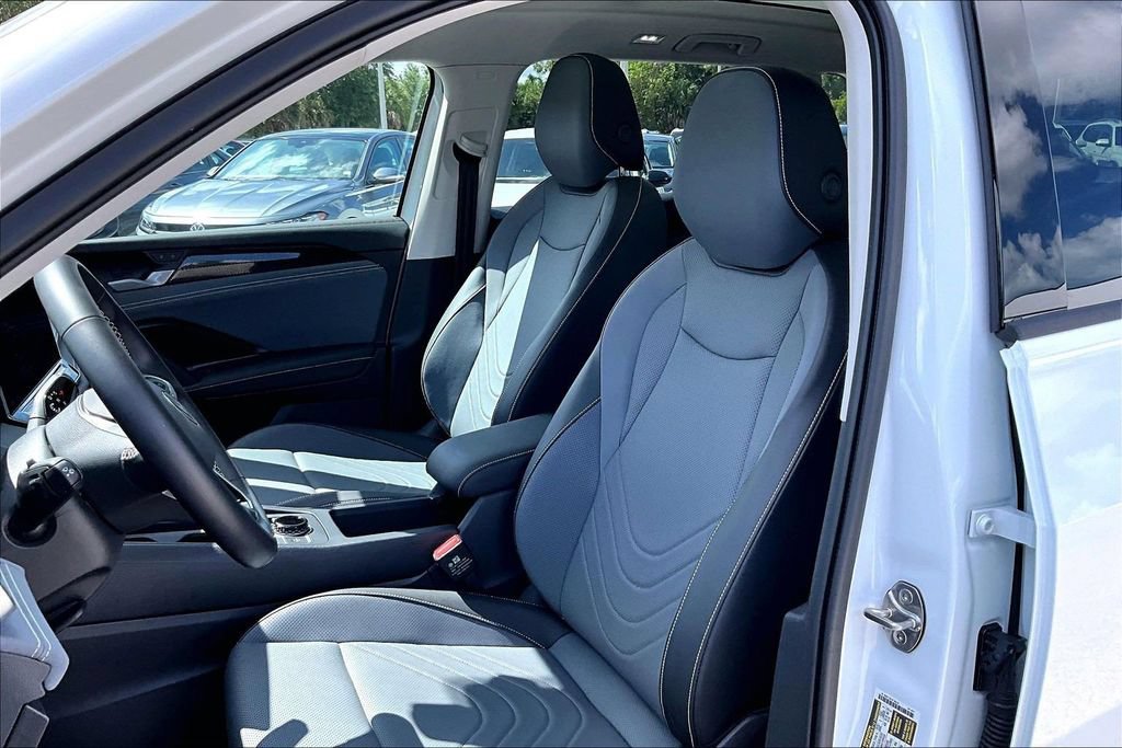 Certified 2026 Volkswagen Tiguan SE w/ Panoramic Sunroof Package FWD image 21