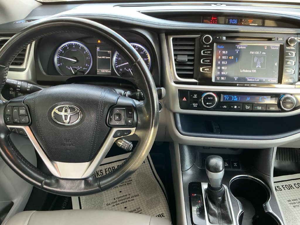 Used 2018 Toyota Highlander XLE AWD/4WD image 24