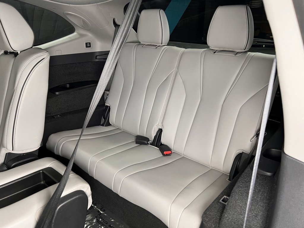 Used 2023 Acura MDX SH-AWD w/ Advance Package image 22