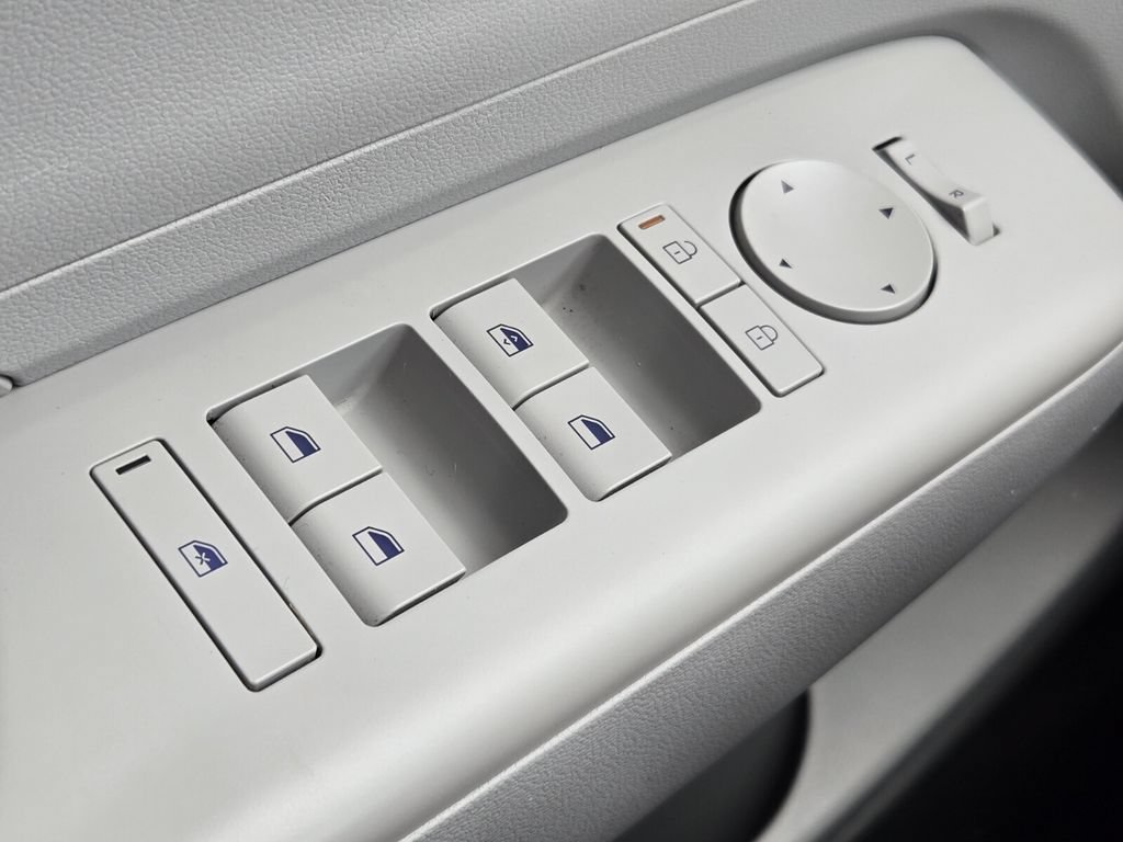 Certified 2024 Hyundai Kona SEL FWD image 25