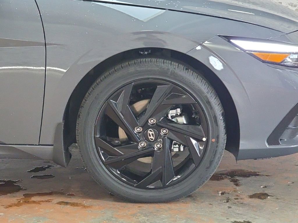 New 2026 Hyundai Elantra SEL Sport Premium FWD image 7