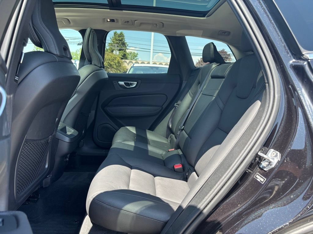 Used 2020 Volvo XC60 T5 Momentum w/ Protection Package AWD/4WD image 19
