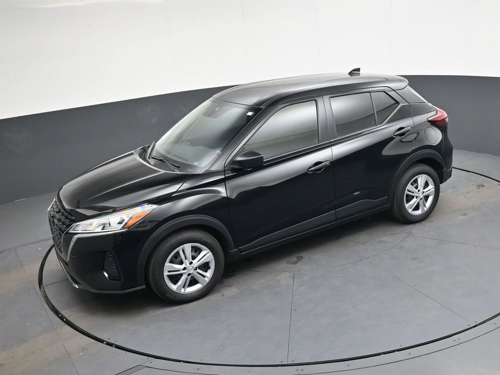 Certified 2025 Nissan Kicks Play S FWD image 32
