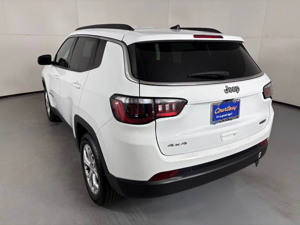 Used 2024 Jeep Compass Latitude AWD/4WD image 6