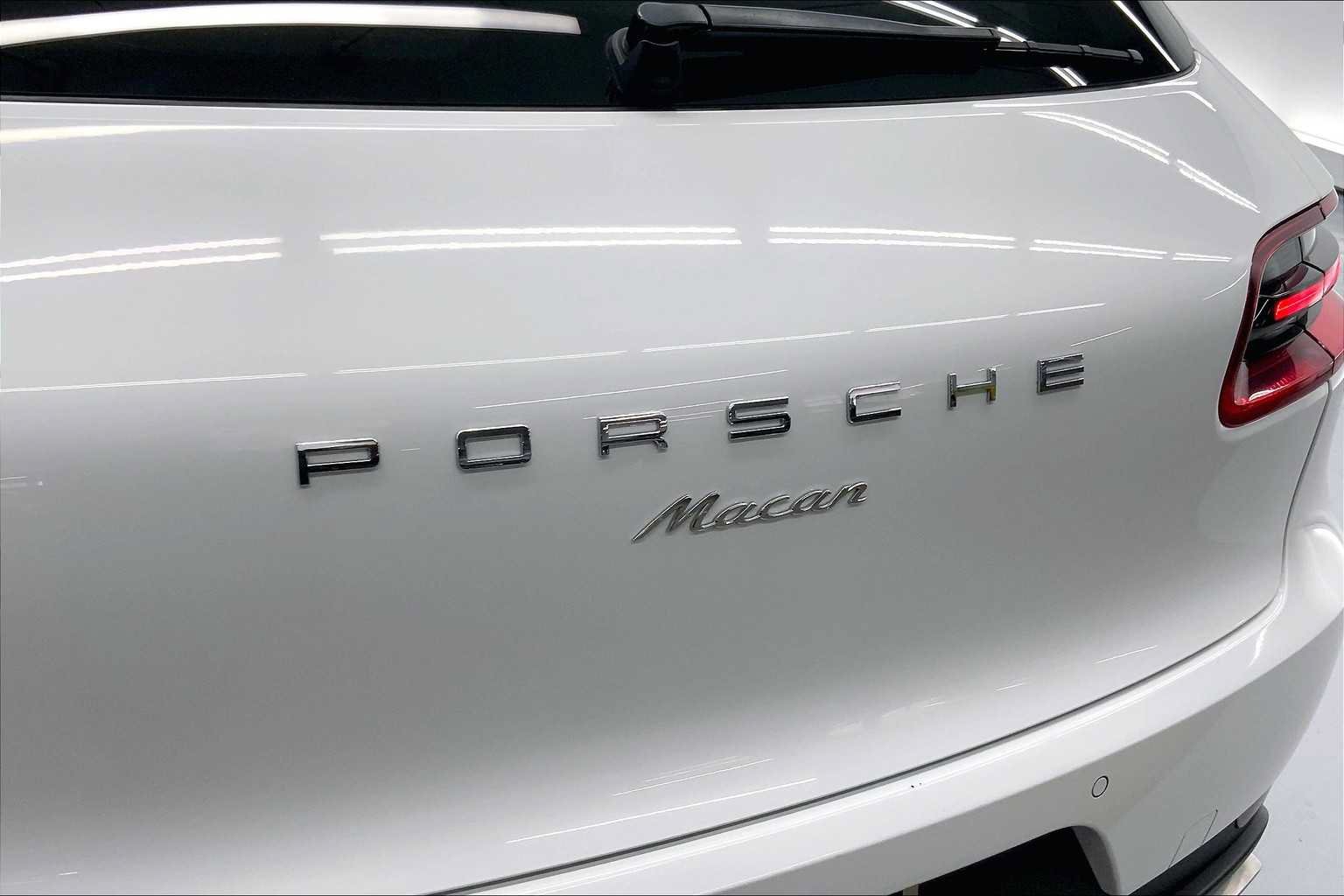 Used 2017 Porsche Macan AWD/4WD image 14