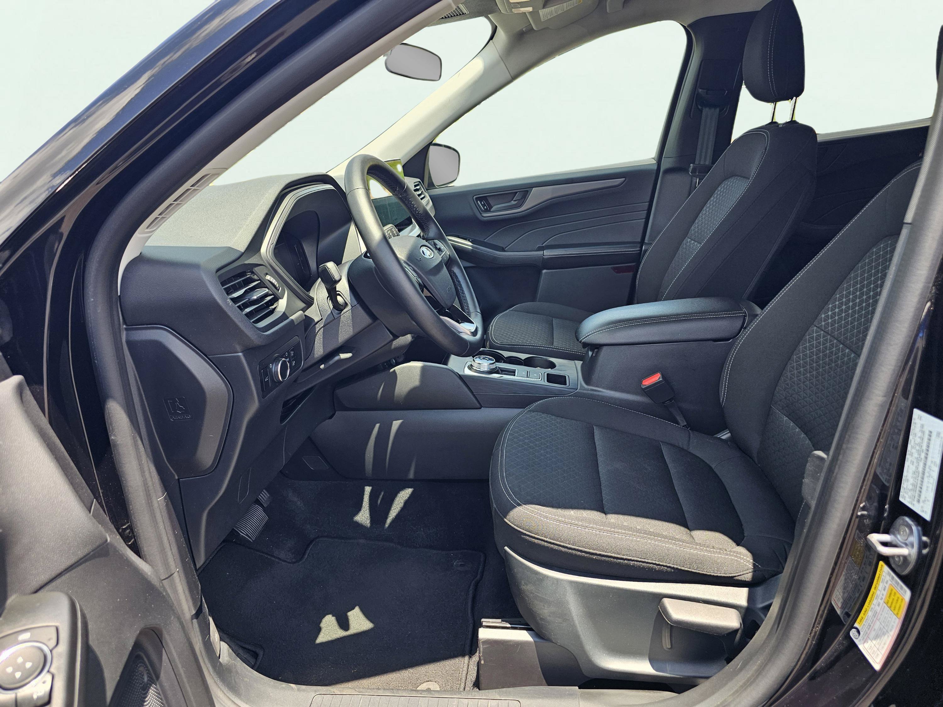 Used 2025 Ford Escape Active w/ Tech Pack #1 FWD image 17