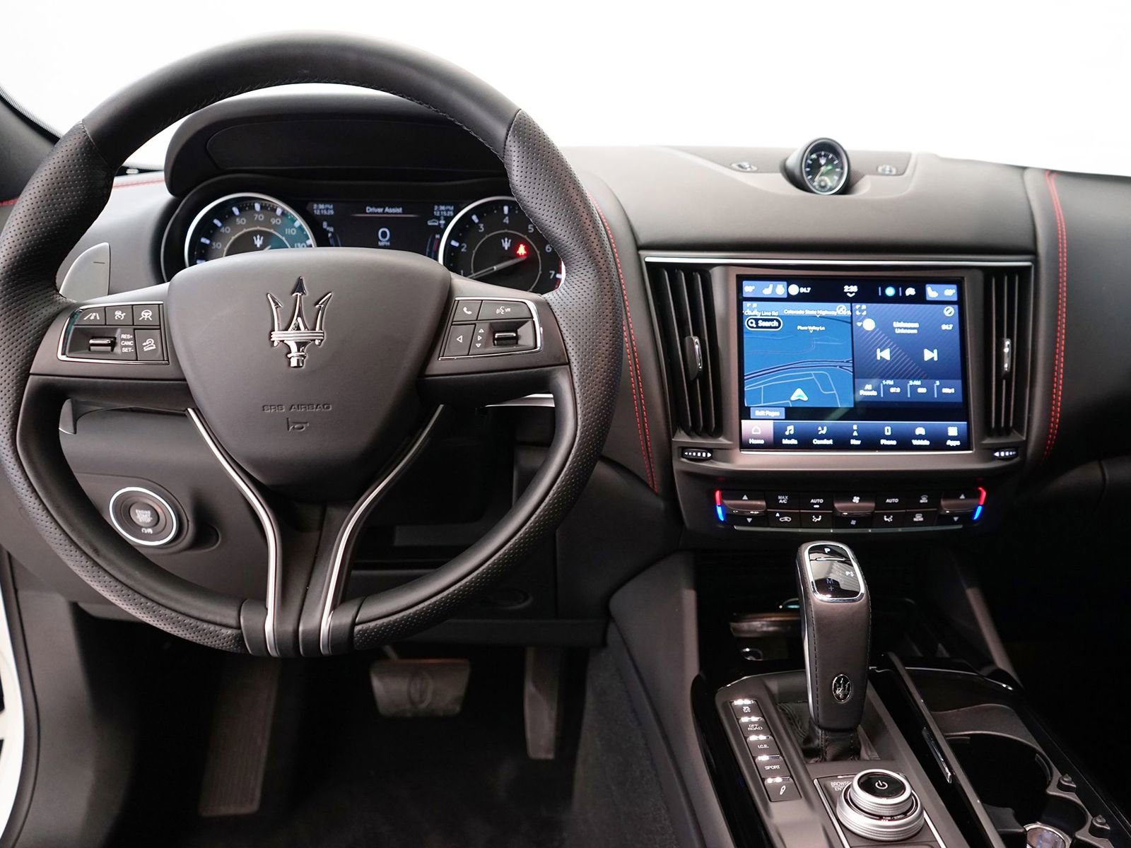 Used 2024 Maserati Levante GT Ultima image 12