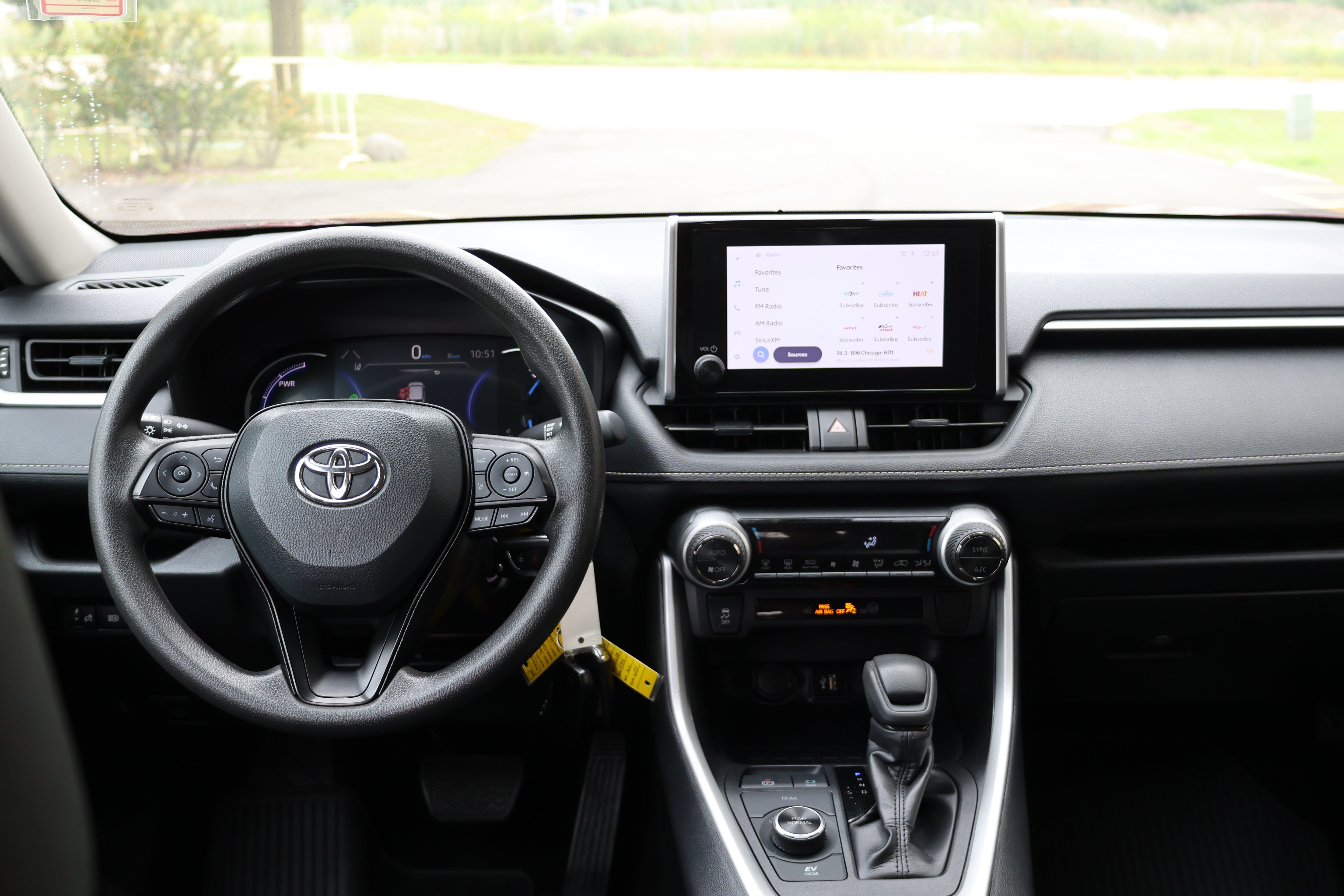 Used 2025 Toyota RAV4 LE AWD/4WD image 23