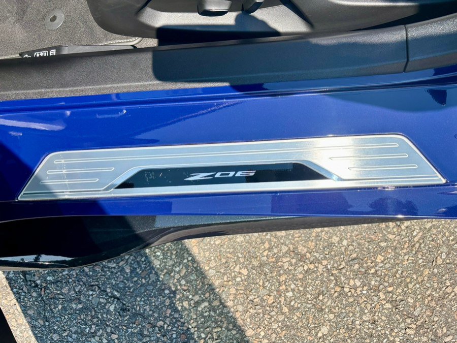Used 2025 Chevrolet Corvette Z06 RWD image 36