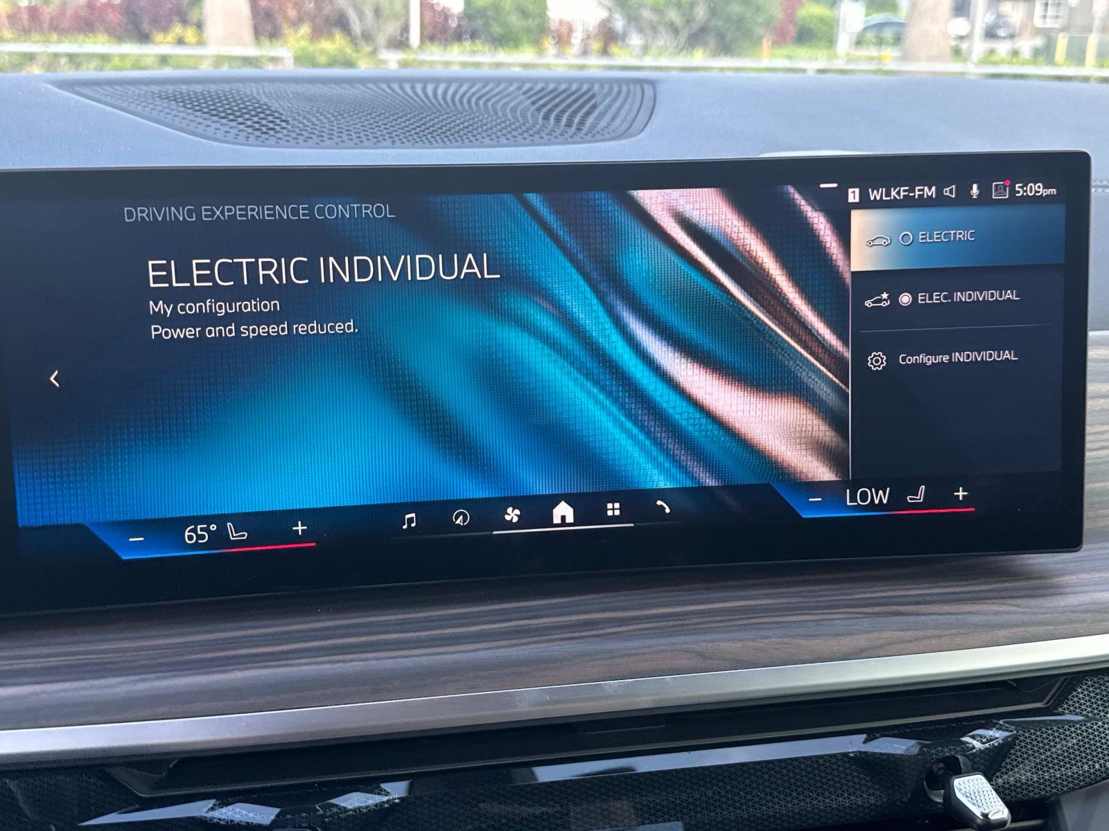 Certified 2025 BMW X5 xDrive50e w/ Parking Assistance Package image 21