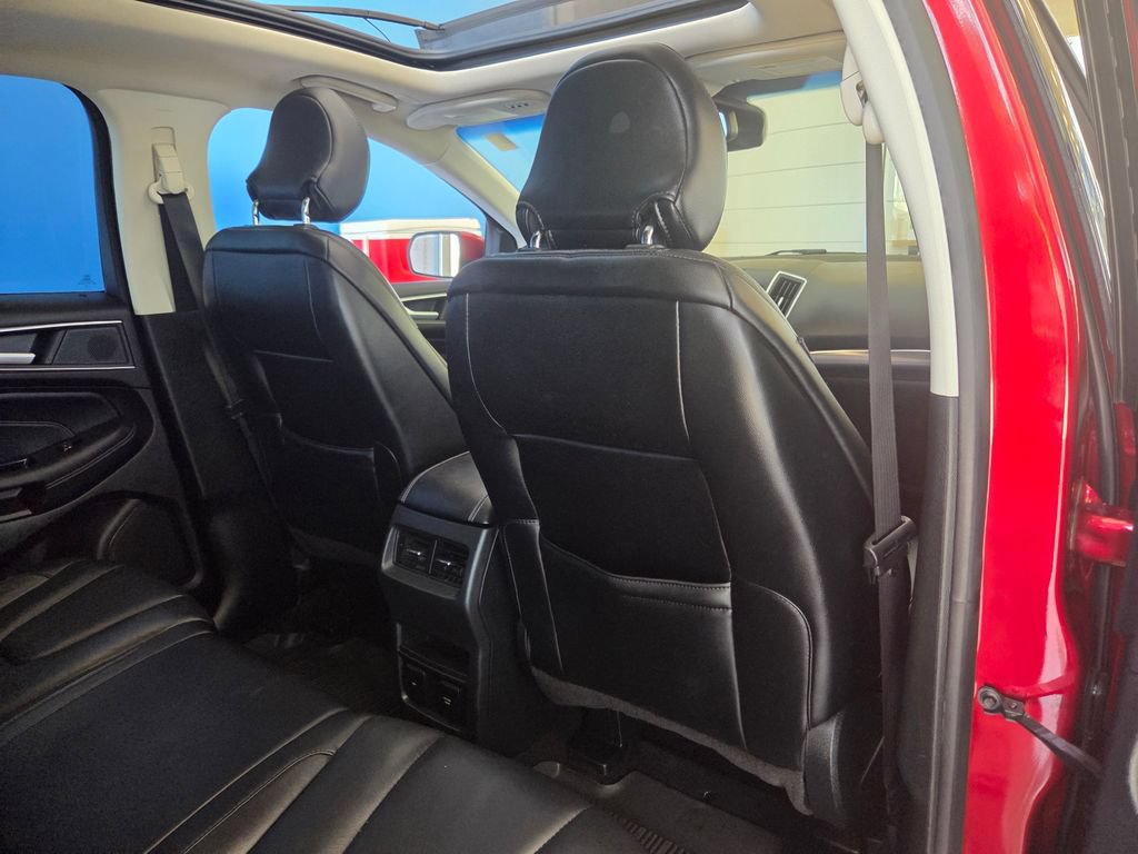 Used 2019 Ford Edge Titanium w/ Cold Weather Package AWD/4WD image 24