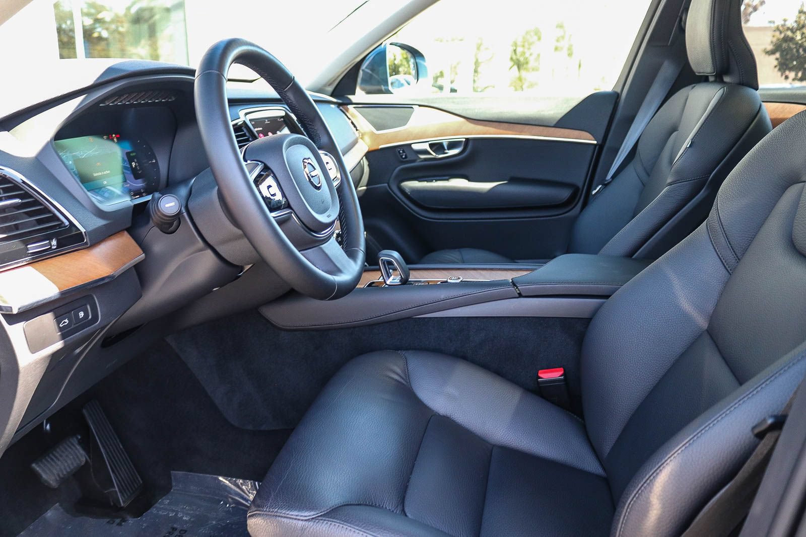 Used 2025 Volvo XC90 T8 Plus w/ Protection Package Premier AWD/4WD image 20