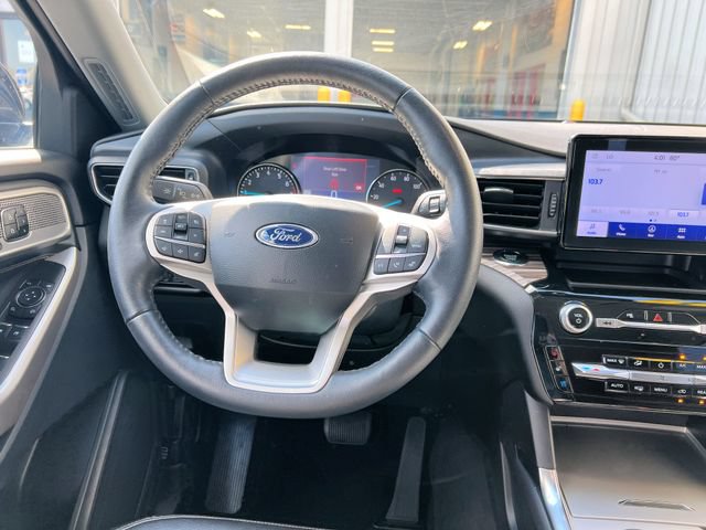 Used 2023 Ford Explorer Limited w/ Equipment Group 301A AWD/4WD image 14
