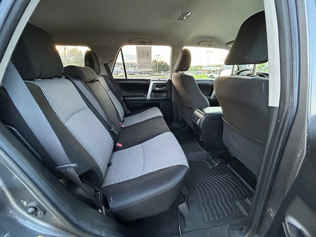 Used 2017 Toyota 4Runner SR5 AWD/4WD image 30