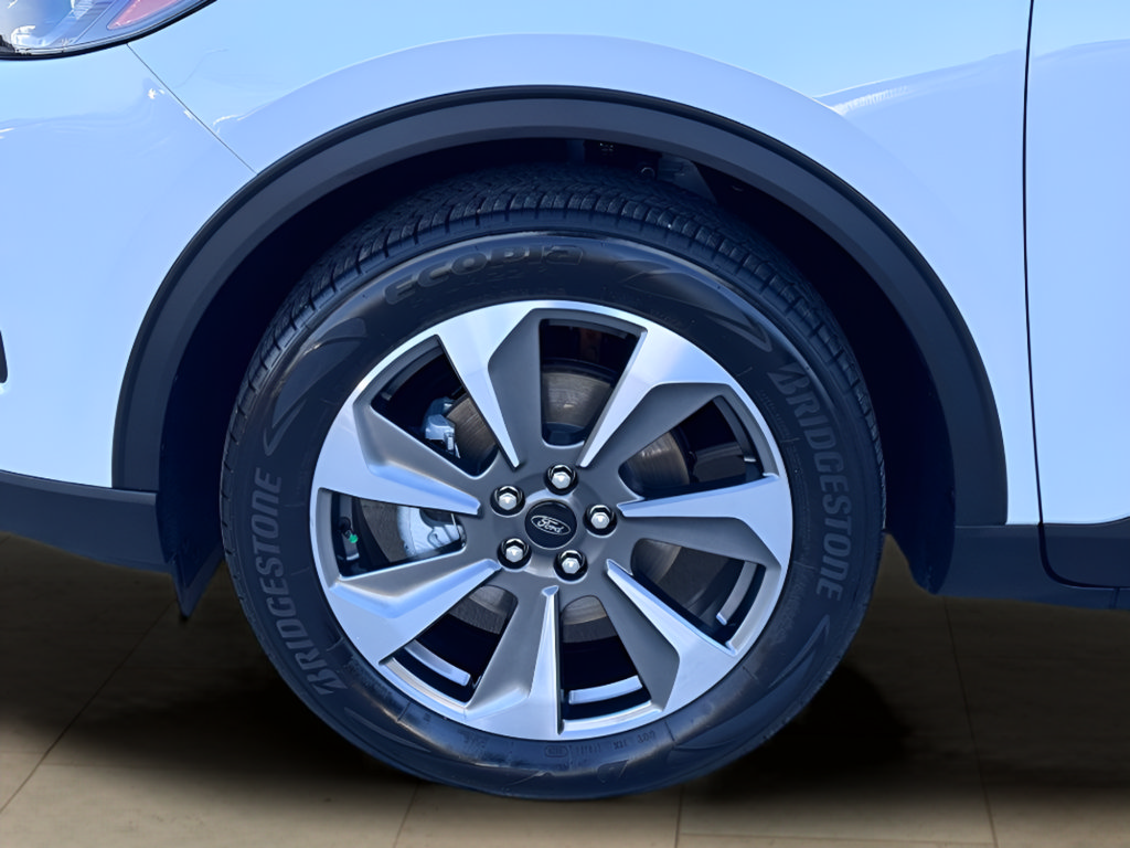 Used 2025 Ford Escape Platinum w/ Premium Technology Package FWD image 36
