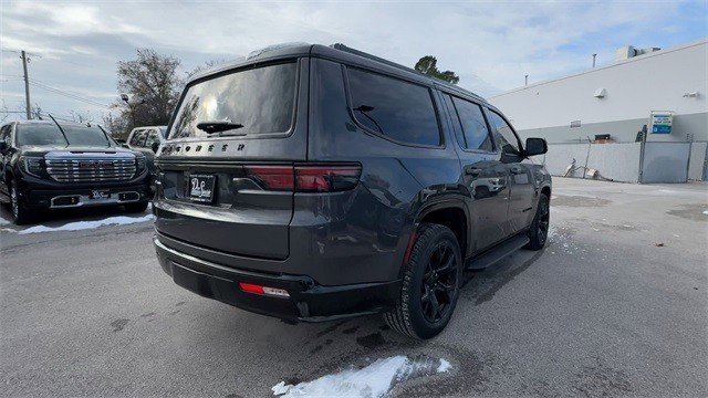 Used 2023 Jeep Wagoneer Series II image 10