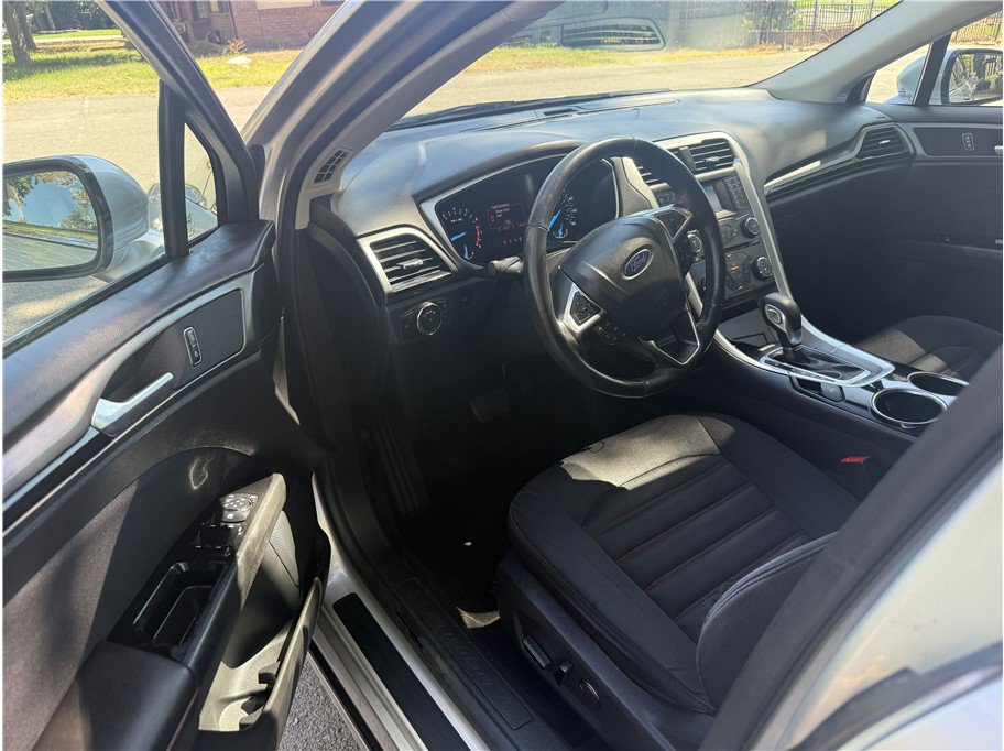 Used 2013 Ford Fusion SE FWD image 11