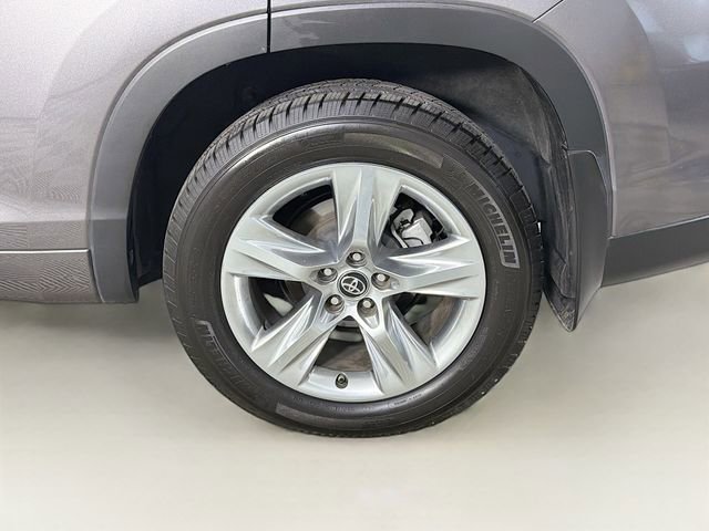 Used 2017 Toyota Highlander Limited image 33