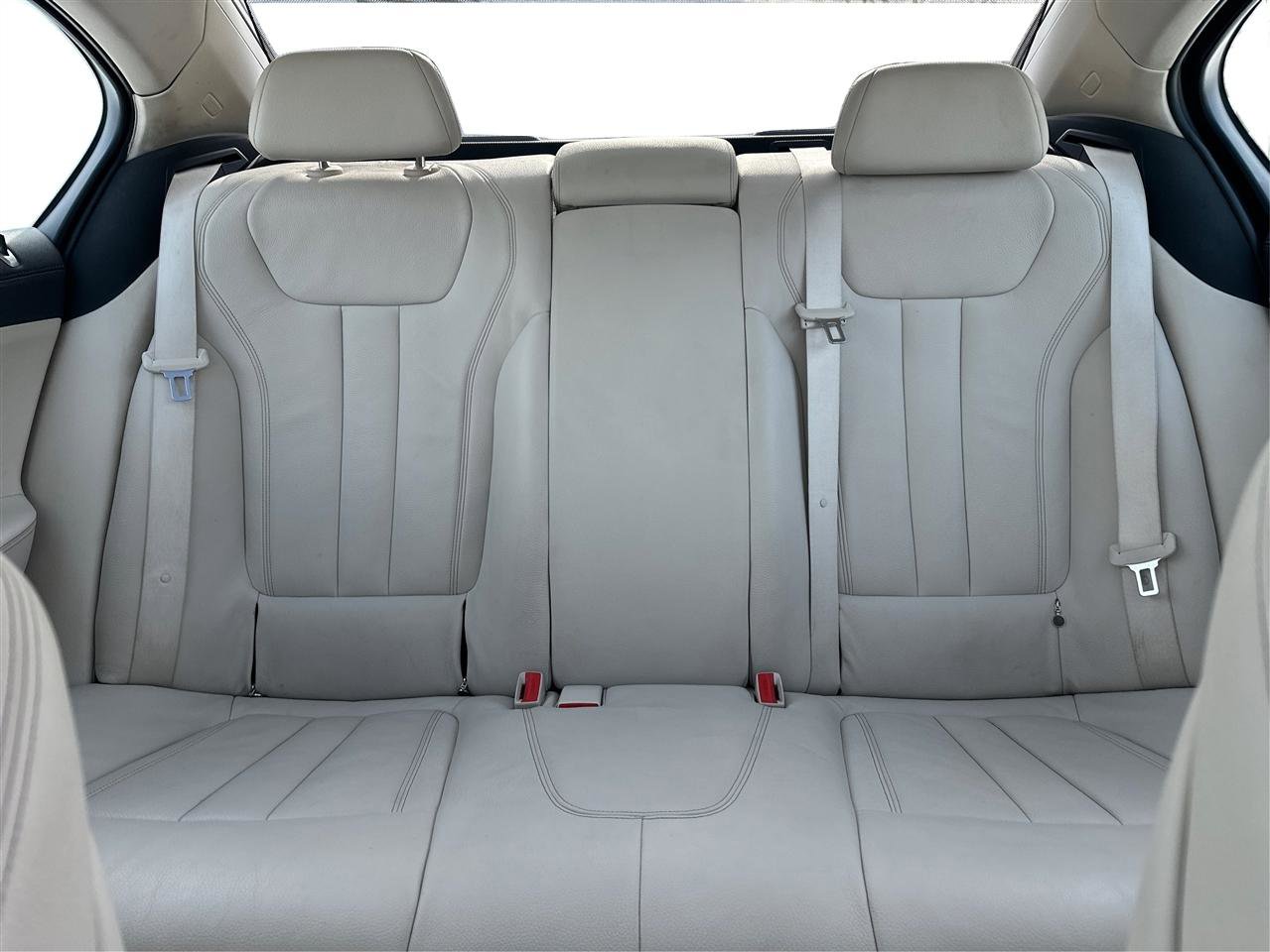 Used 2018 BMW 740i xDrive image 15