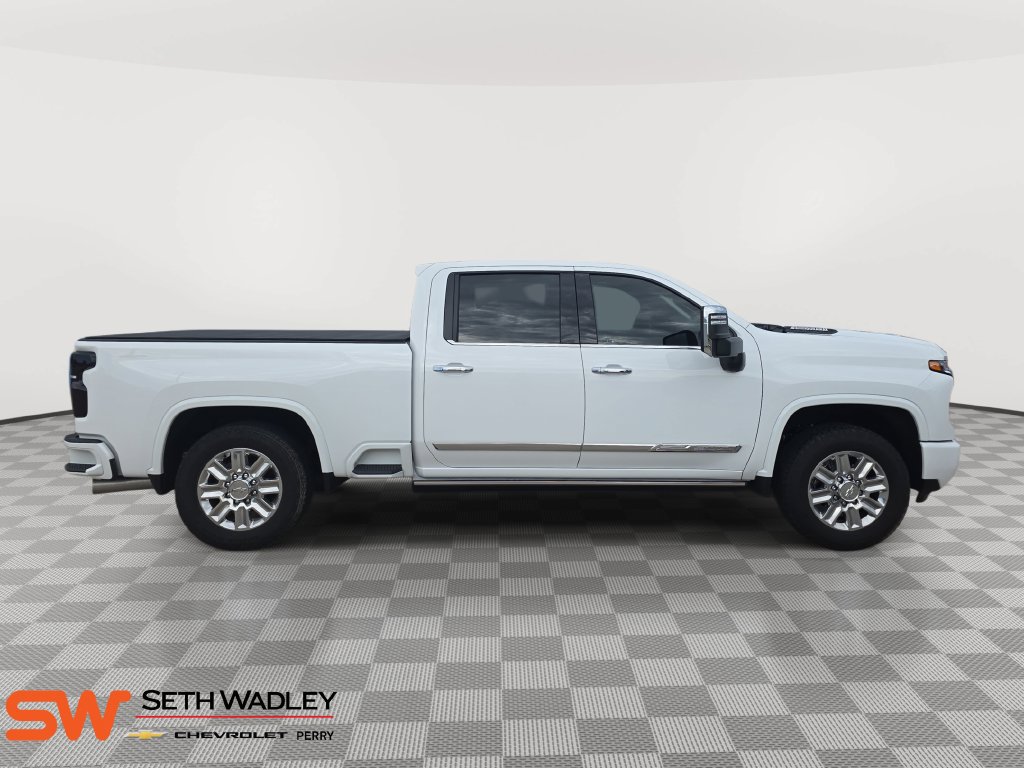 Used 2024 Chevrolet Silverado 2500 High Country w/ High Country Premium Package AWD/4WD image 8