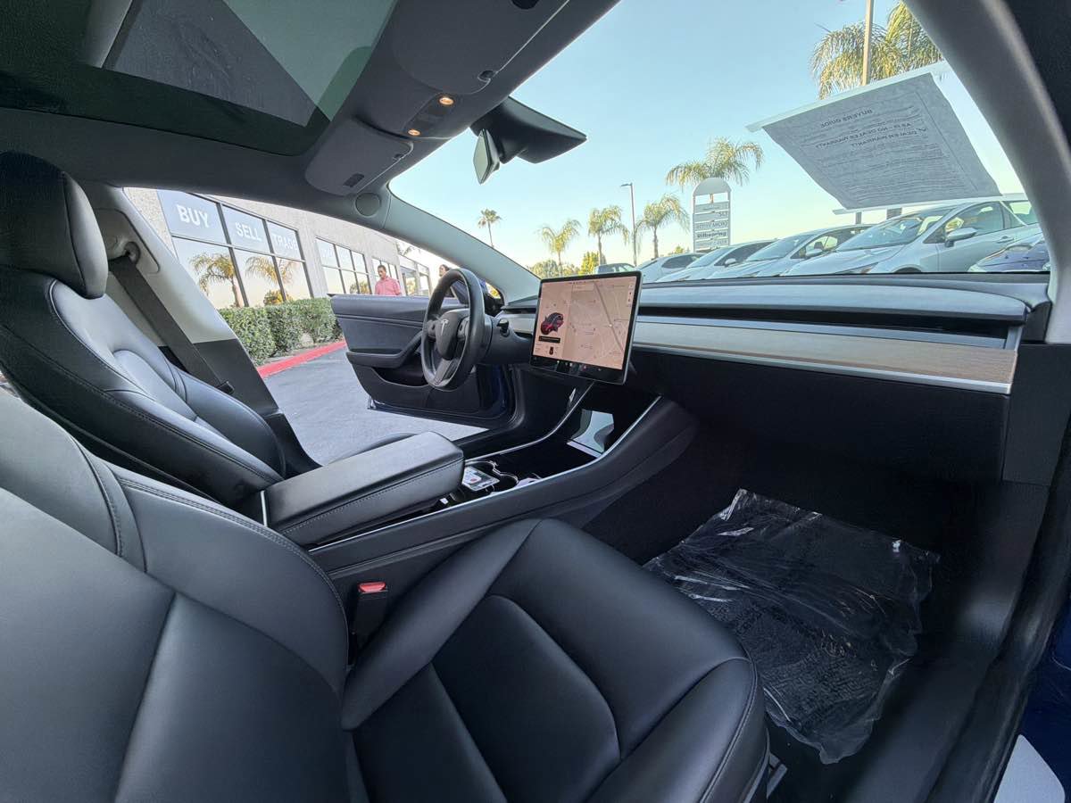 Used 2018 Tesla Model 3 Long Range image 24
