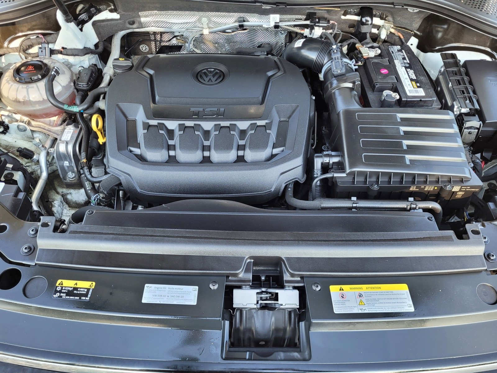 Used 2022 Volkswagen Tiguan SE R-Line image 34