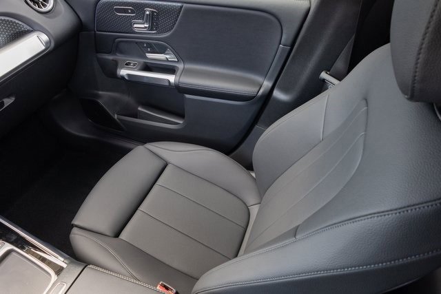 Certified 2025 Mercedes-Benz GLB 250 4MATIC image 27