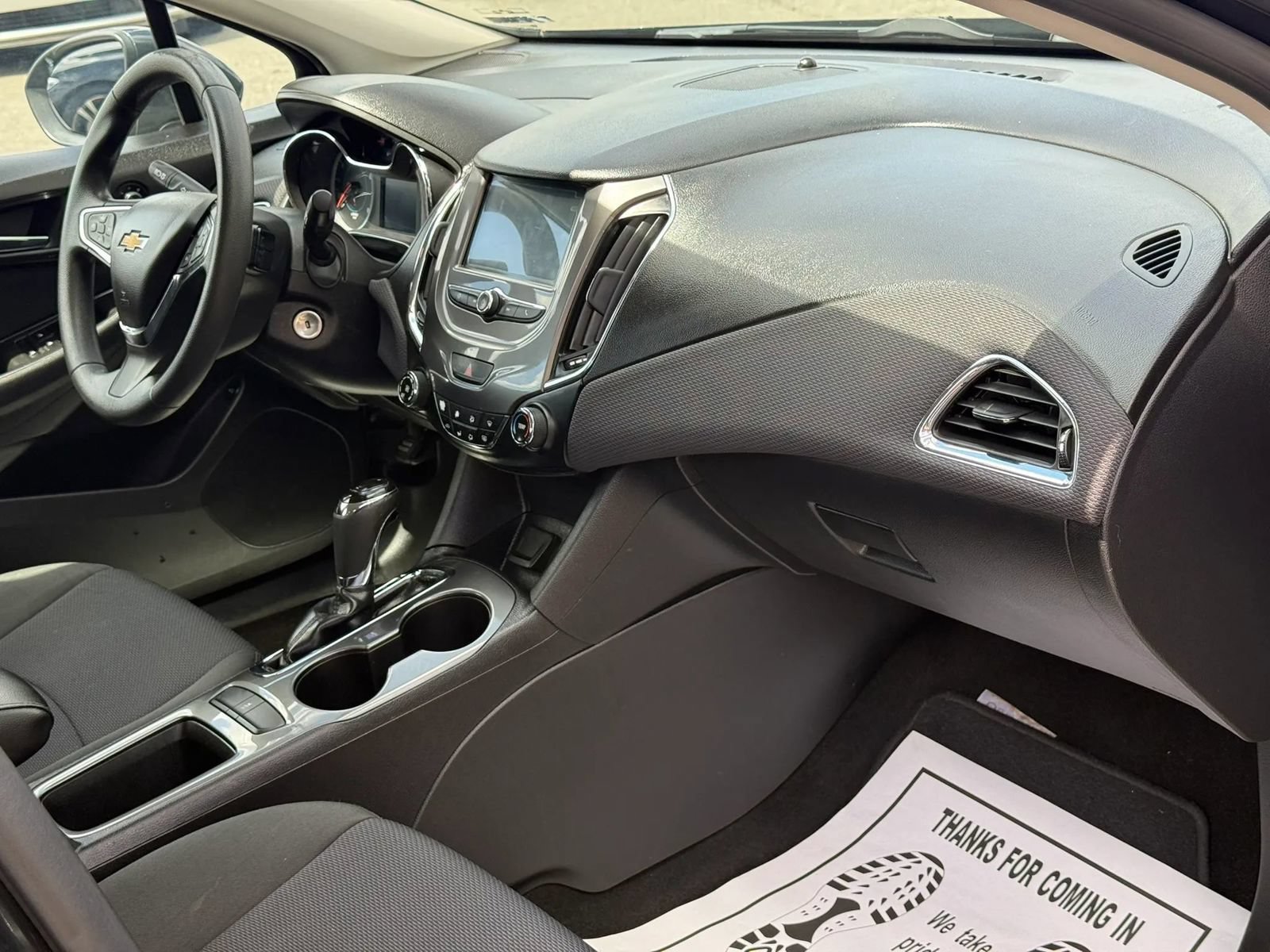 Used 2017 Chevrolet Cruze LT FWD image 18