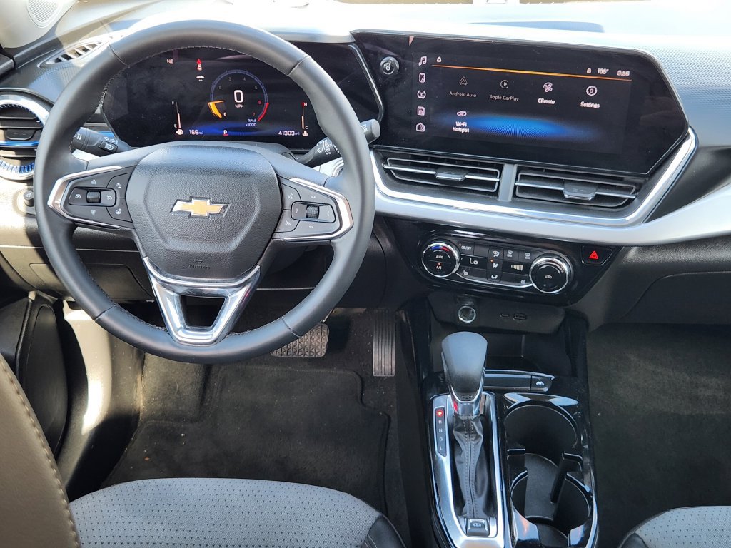 Used 2024 Chevrolet Trax LT w/ Driver Confidence Package FWD image 25