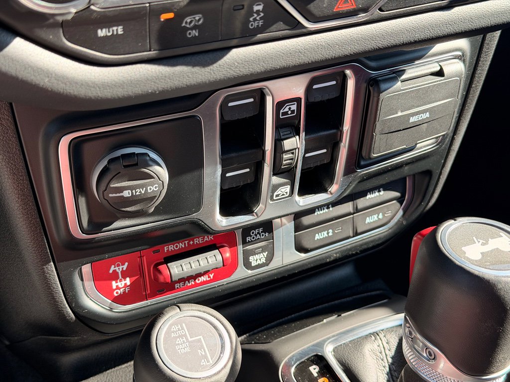 Used 2024 Jeep Wrangler Unlimited Rubicon 392 image 30