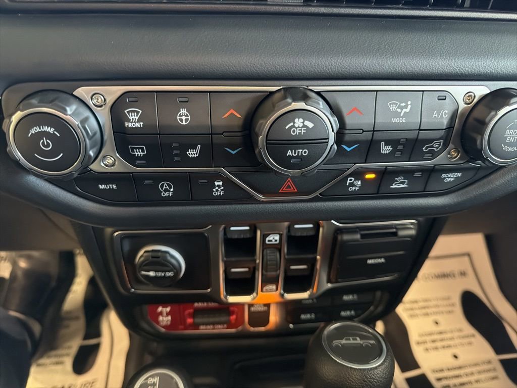 New 2025 Jeep Gladiator Mojave w/ Safety Group image 18