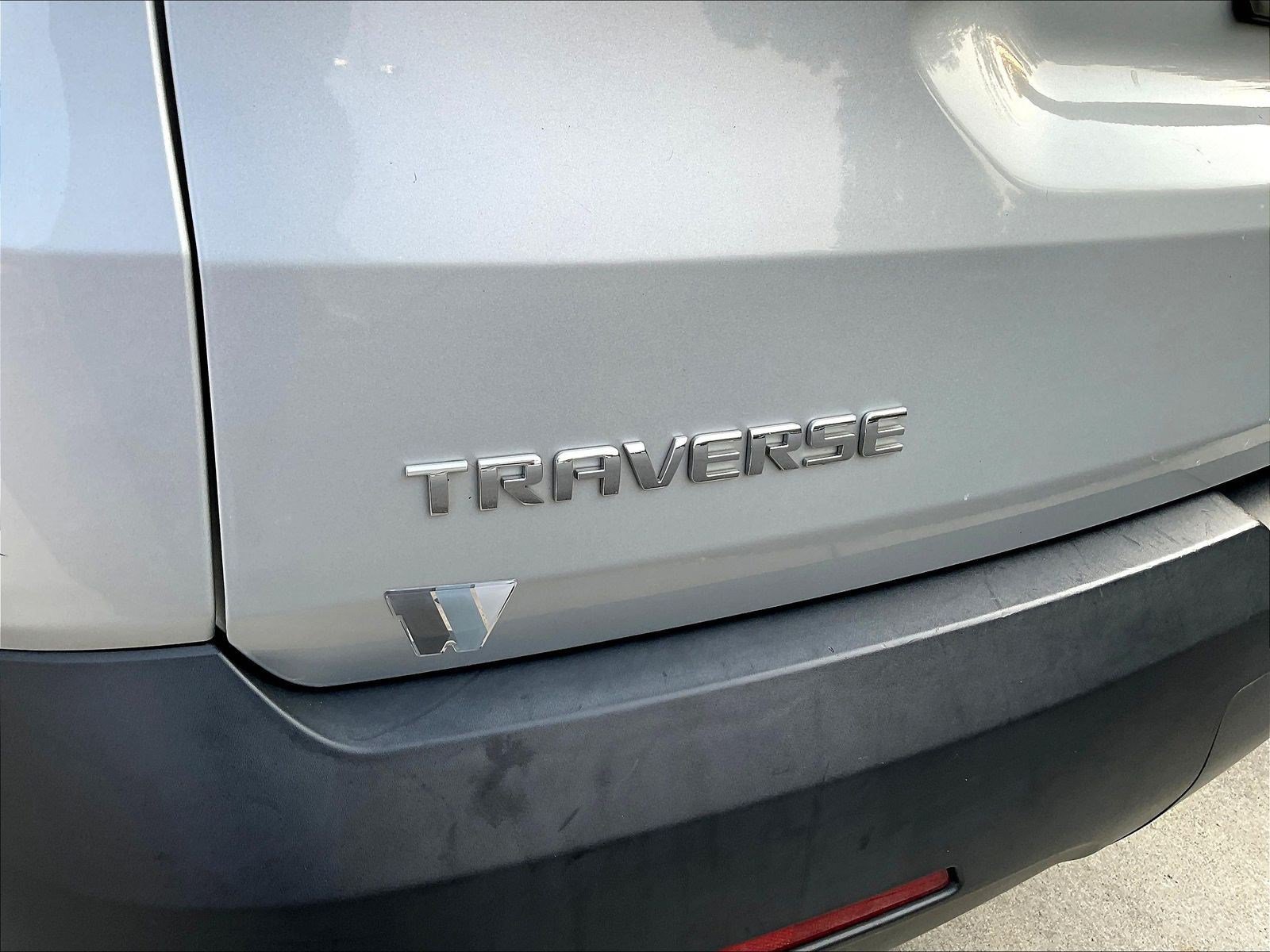 Used 2019 Chevrolet Traverse LS FWD image 23