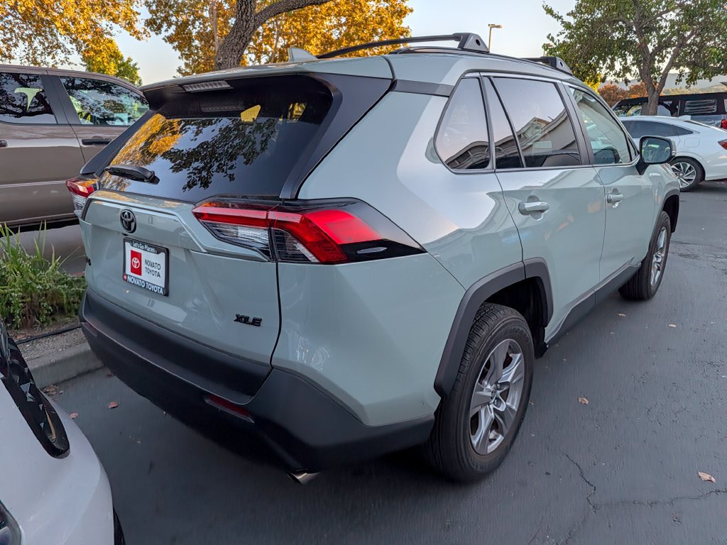 Used 2023 Toyota RAV4 XLE w/ Convenience Package FWD image 3