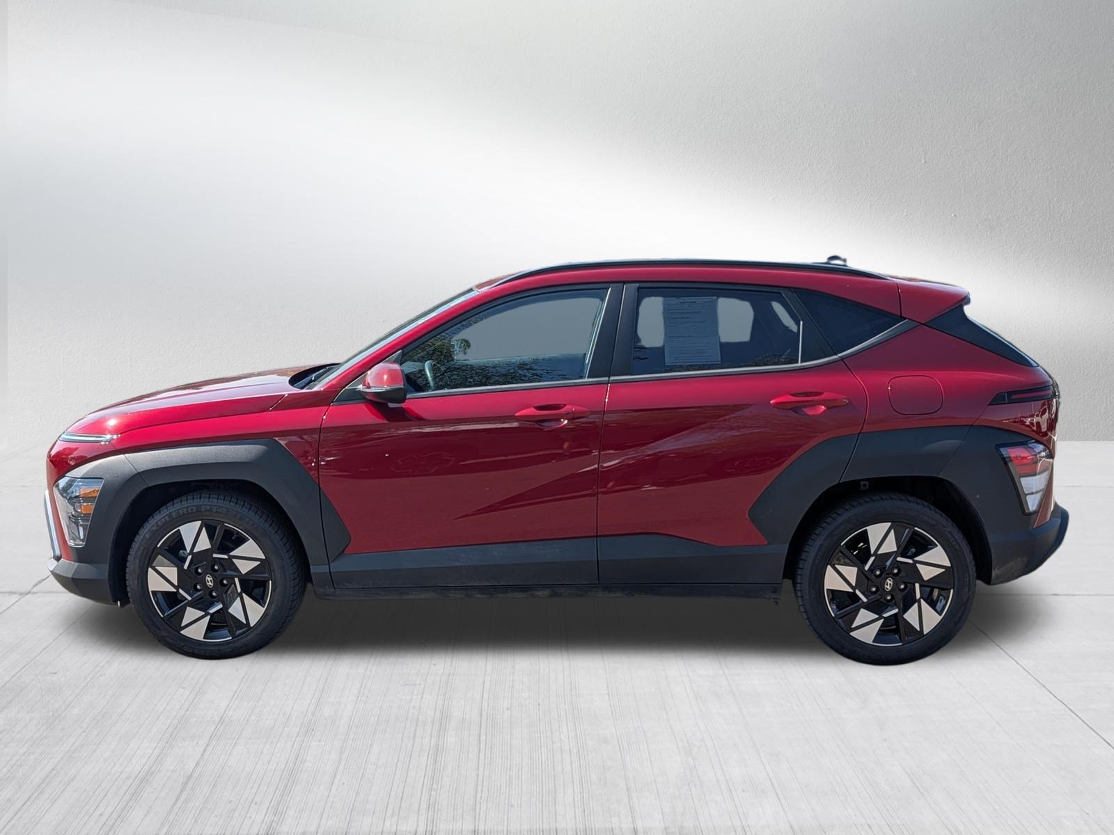 Used 2024 Hyundai Kona SEL FWD image 4