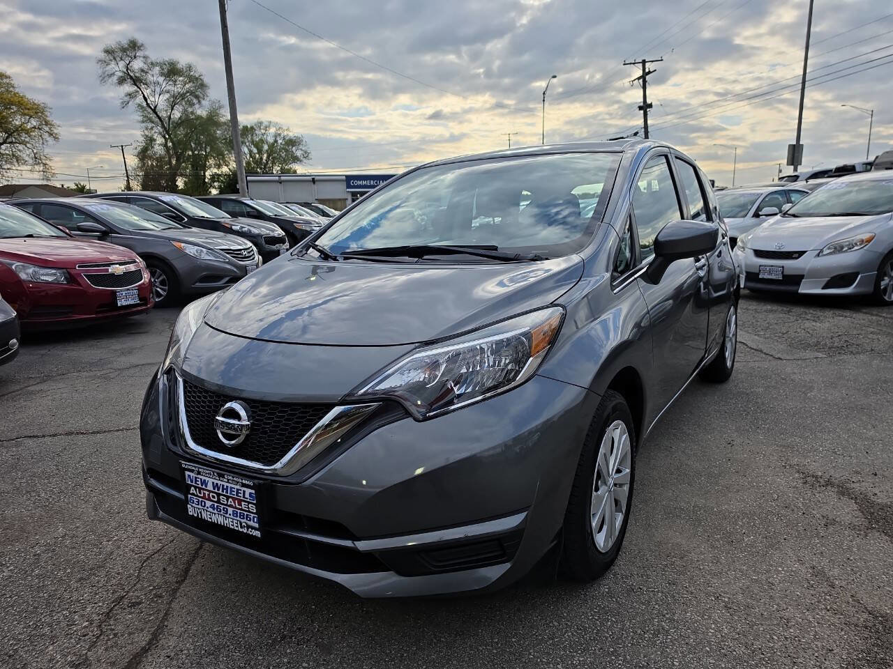 Used 2019 Nissan Versa Note SV FWD image 1