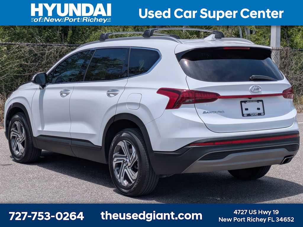 Used 2023 Hyundai Santa Fe SEL FWD image 3