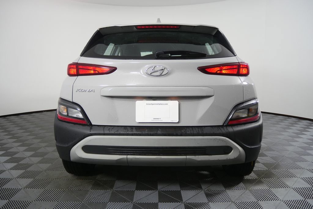 Used 2023 Hyundai Kona SE image 4